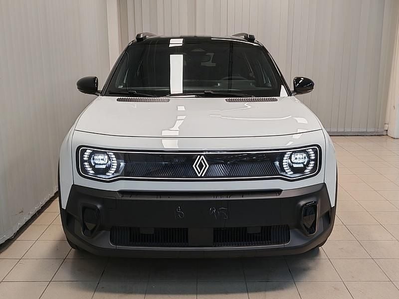 Uusi Renault 4 E-Tech Komfort 110 kW (150 HP) 2025 Valkoinen Katumaasturi