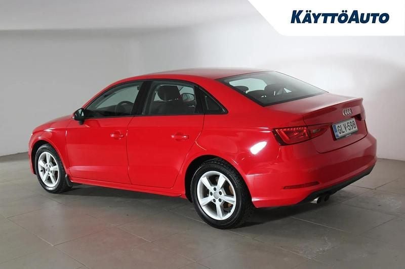 Käytetty Audi A3 Business 150 HP (110 kW) 2015 Punainen Sedan
