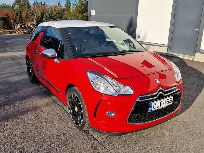 Käytetty Citroën DS3 So Chic 83 HP (61 kW) 2013 Viistoperä