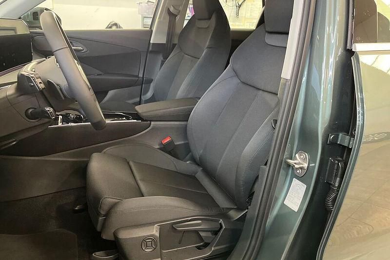 Käytetty Audi Q3 Advanced 272 HP (200 kW) 2025 Sage vihreä Katumaasturi