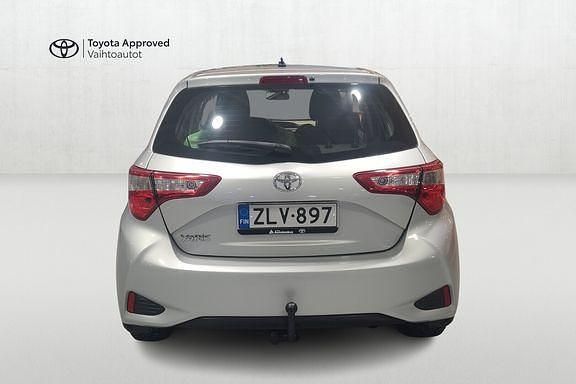 Käytetty Toyota Yaris Multidrive S 112 HP (82 kW) 2018 1f7 ultra silver Viistoperä