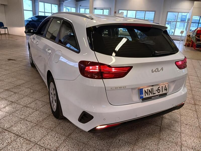 Käytetty Kia Ceed Sportswagon Comfort 101 HP (74 kW) 2023 Valkoinen Farmari
