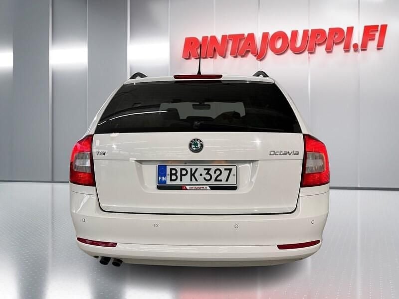 Käytetty Skoda Octavia Ambiente 122 HP (89 kW) 2011 Farmari