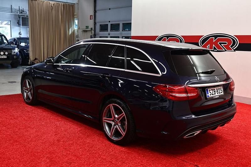 Käytetty Mercedes C200 Business 136 HP (100 kW) 2017 Sininen Farmari
