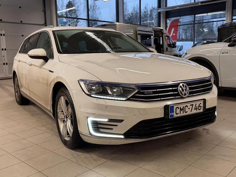 Käytetty 2016 VW Passat GTE Farmari | 10 380 € (Perustarjous) - Kuva 1/4