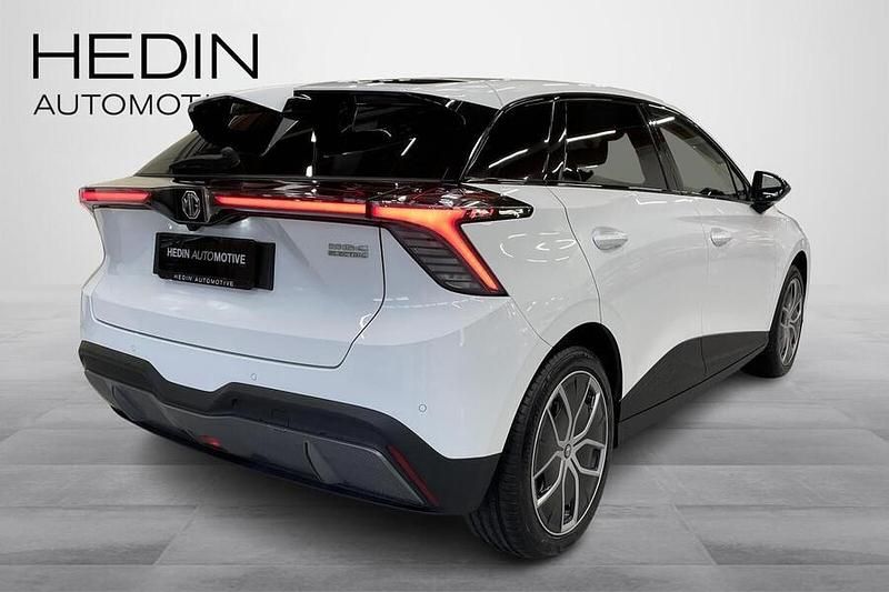 Uusi MG MG4 EV Luxury 150 kW (204 HP) 2025 Valkoinen Viistoperä