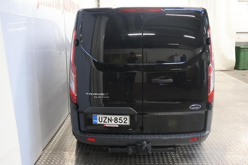 Käytetty Ford Transit Custom Trend 170 HP (125 kW) 2017 Musta Van