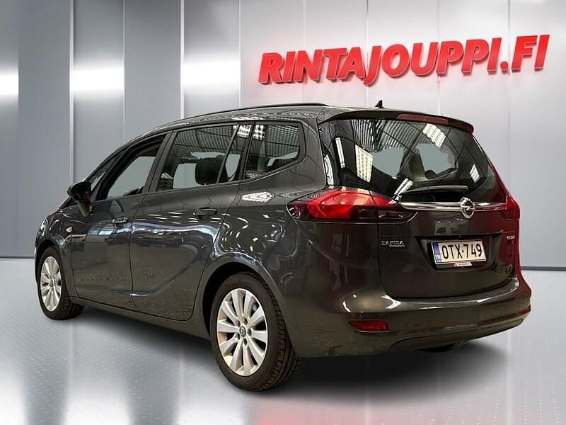 Käytetty Opel Zafira Tourer Enjoy 140 HP (102 kW) 2013 Tila-auto