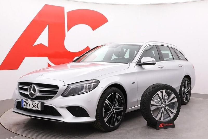 Käytetty Mercedes C300e Avantgarde Edition 211 HP (155 kW) 2020 Harmaa Farmari