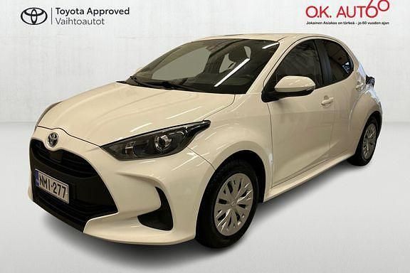 Valkoinen Käytetty 2022 Toyota Yaris Active Viistoperä | 18 280 € (Perustarjous) - Kuva 1/4