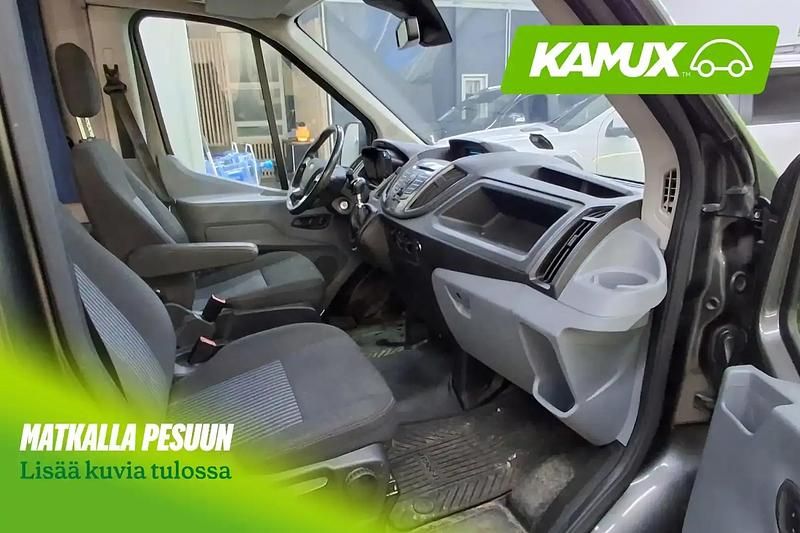Käytetty Ford Transit Trend 155 HP (114 kW) 2015 Hopea / harmaa Sedan
