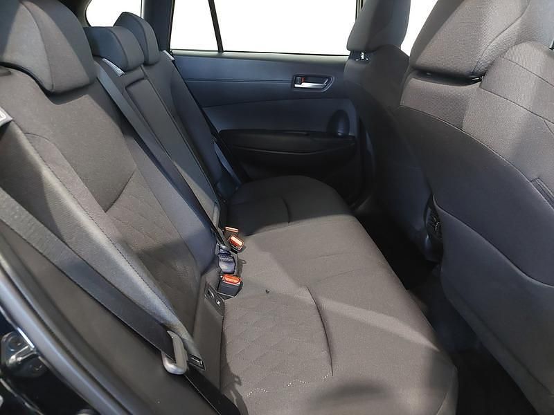 Käytetty Toyota Corolla Cross Edition 190 HP (139 kW) 2024 Musta Katumaasturi