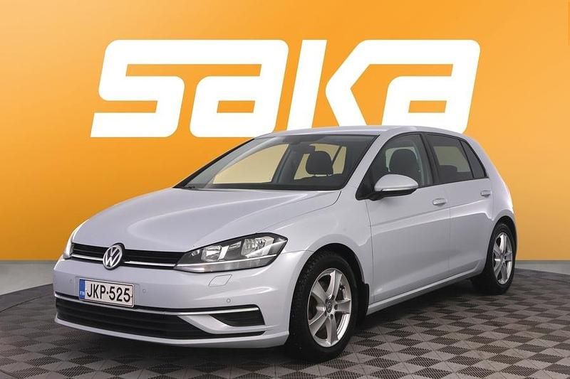 Käytetty VW Golf VII Comfortline 125 HP (91 kW) 2018 Viistoperä