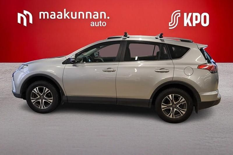 Käytetty Toyota RAV4 Active 152 HP (111 kW) 2018 Hopea Katumaasturi