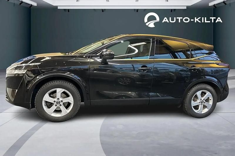 Käytetty Nissan Qashqai N-Connecta 158 HP (116 kW) 2023 Met. musta Katumaasturi
