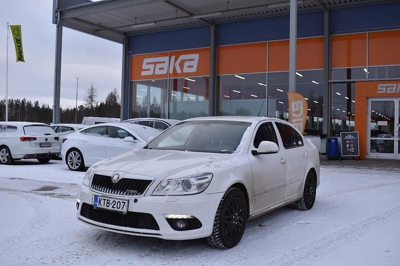 Käytetty Skoda Octavia RS 200 HP (147 kW) 2010 Viistoperä