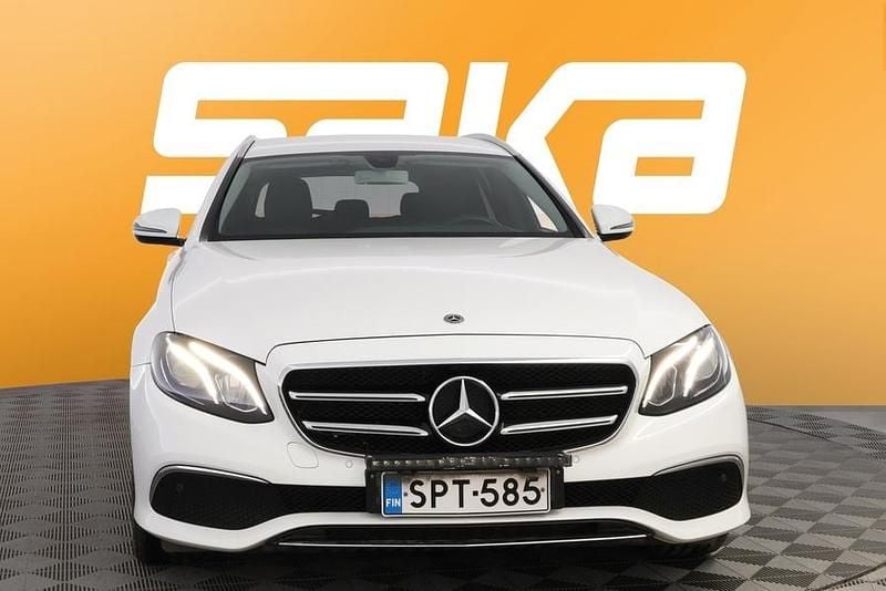 Käytetty Mercedes E300 Avantgarde 306 HP (225 kW) 2021 Farmari