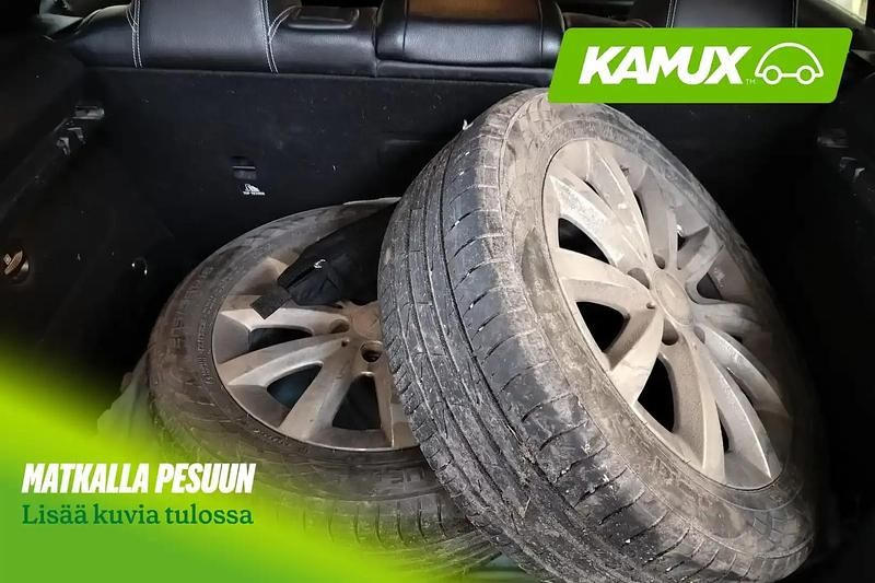 Käytetty Mercedes A180 Business 109 HP (80 kW) 2014 Punainen Sedan