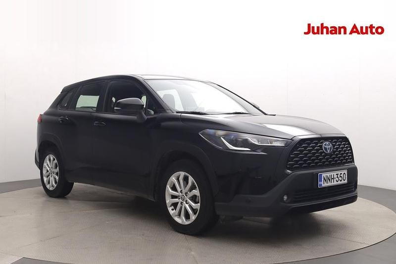 Musta Käytetty 2023 Toyota Corolla Cross Active Katumaasturi | 32 990 € (Perustarjous) - Kuva 1/4