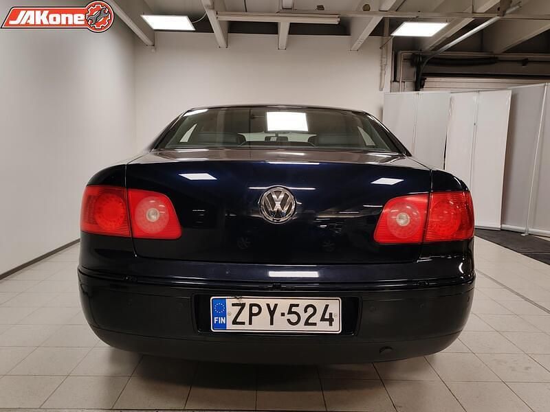 Käytetty VW Phaeton 241 HP (177 kW) 2003 Sedan