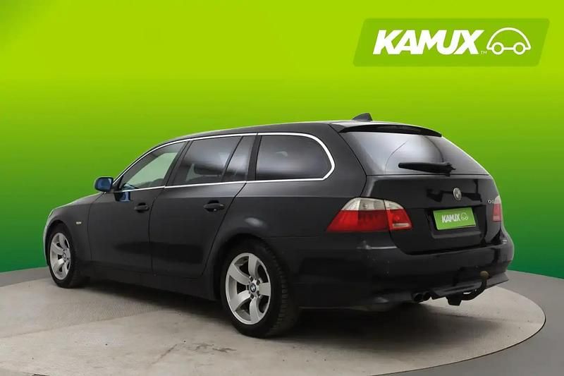 Käytetty BMW 530 218 HP (160 kW) 2005 Musta Farmari