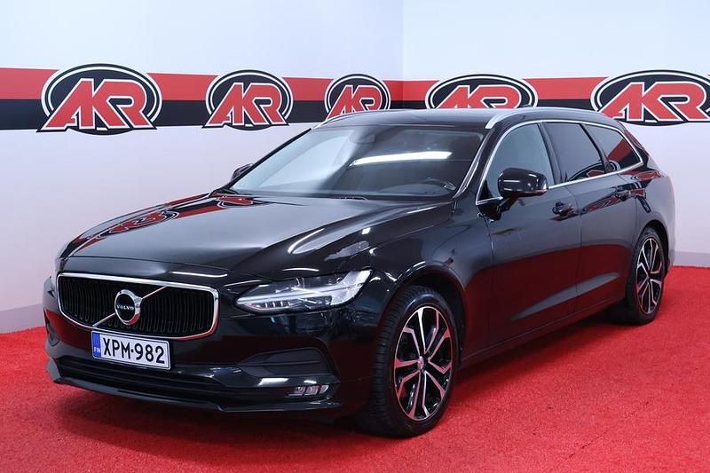 Musta Käytetty 2017 Volvo V90 Momentum Farmari | 13 900 € - Kuva 1/4