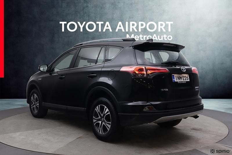 Käytetty Toyota RAV4 Hybrid Edition 155 HP (114 kW) 2017 Musta Katumaasturi