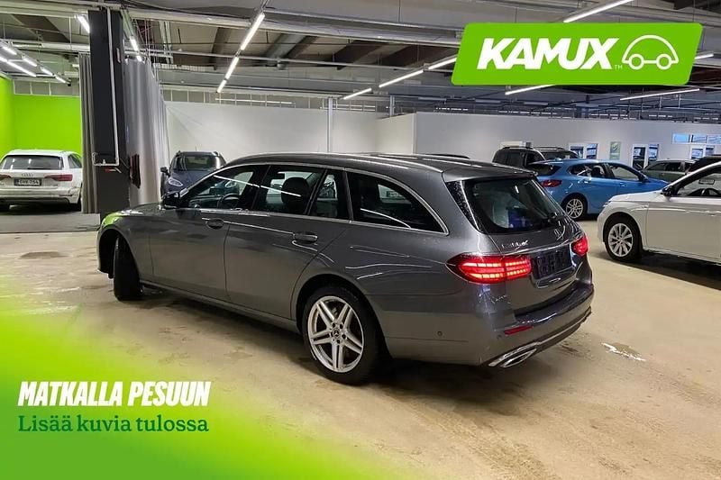 Käytetty Mercedes E300 Avantgarde 194 HP (142 kW) 2022 Hopea / harmaa Farmari