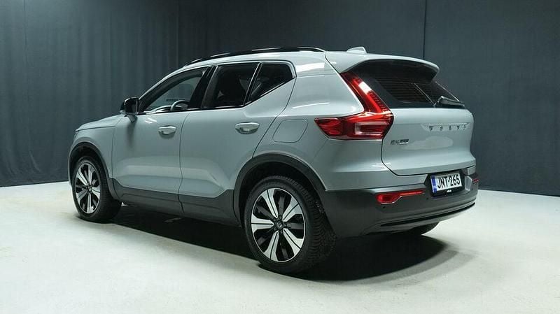 Käytetty Volvo EX40 Plus 185 kW (252 HP) 2025 Harmaa Katumaasturi