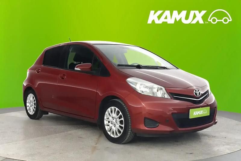 Punainen Käytetty 2012 Toyota Yaris Sol Sedan | 7 250 € (Perustarjous) - Kuva 1/4
