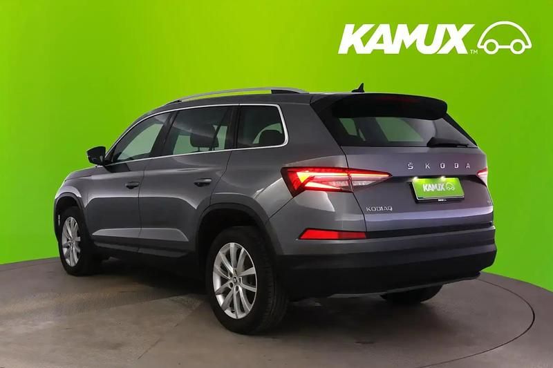 Käytetty Skoda Kodiaq Ambition 150 HP (110 kW) 2022 Hopea / harmaa Katumaasturi