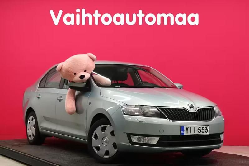 Valkoinen Käytetty 2013 Skoda Rapid Clever Sedan | 2 900 € - Kuva 1/3
