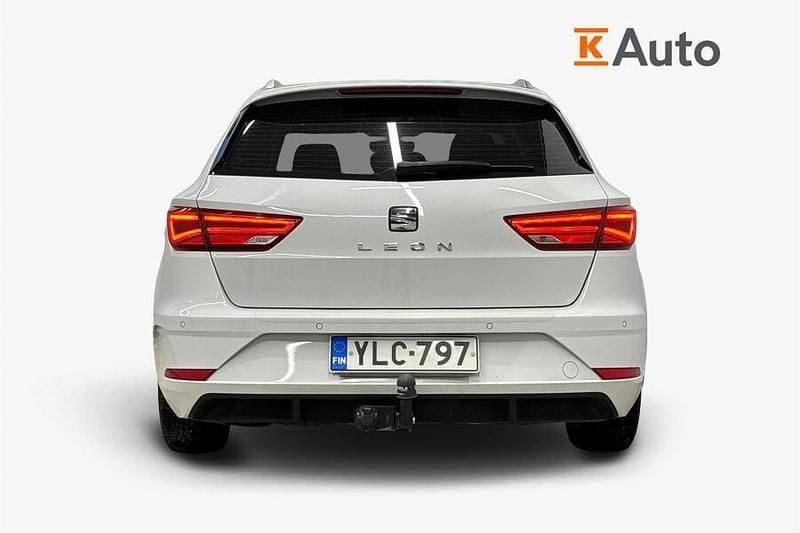 Käytetty Seat Leon ST Business 116 HP (85 kW) 2019 Valkoinen Farmari