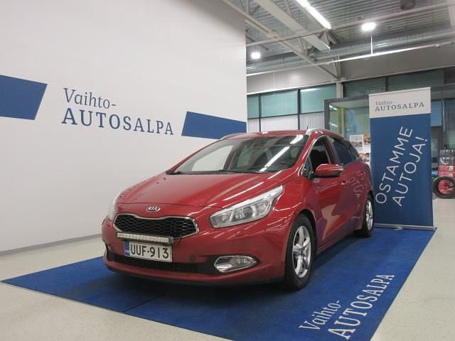 Punainen Käytetty 2013 Kia Ceed Sportswagon EX Farmari | 7 900 € (Perustarjous) - Kuva 1/4