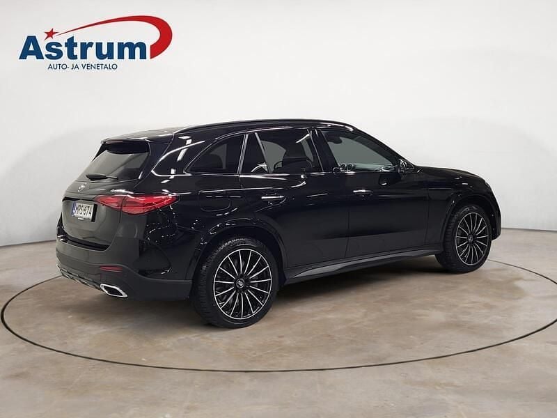 Käytetty Mercedes GLC300e AMG line 313 HP (230 kW) 2024 Musta Katumaasturi