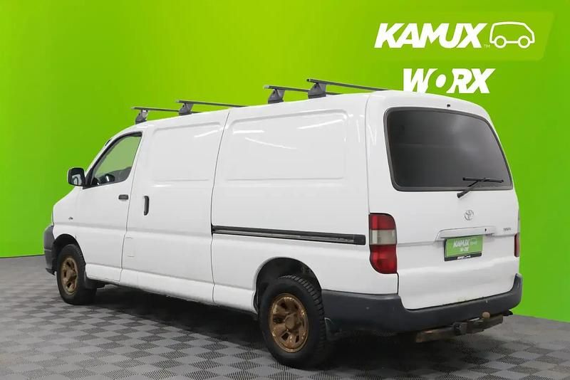 Käytetty Toyota HiAce 117 HP (86 kW) 2011 Valkoinen Sedan