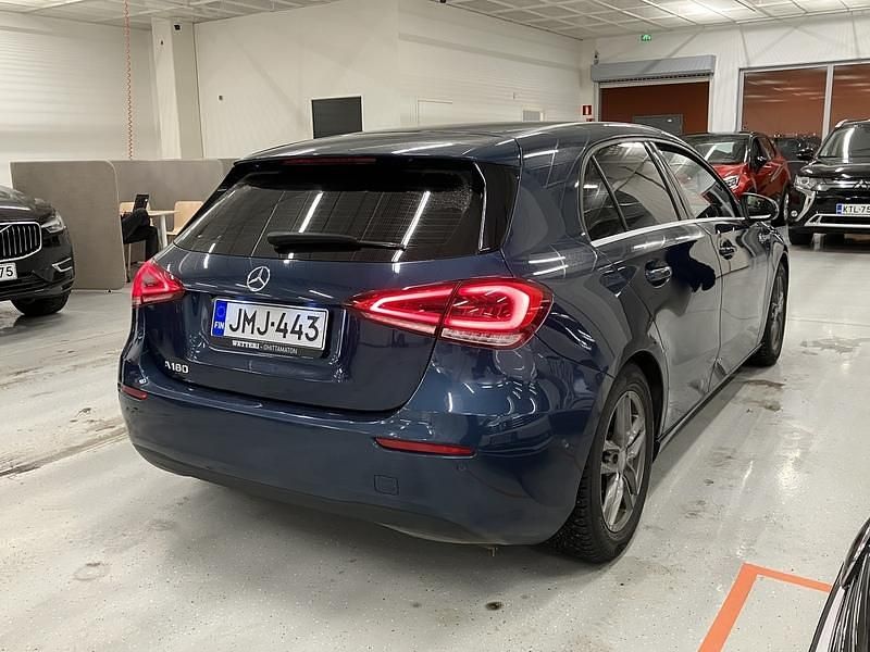 Käytetty Mercedes A180 Business 136 HP (100 kW) 2022 Viistoperä
