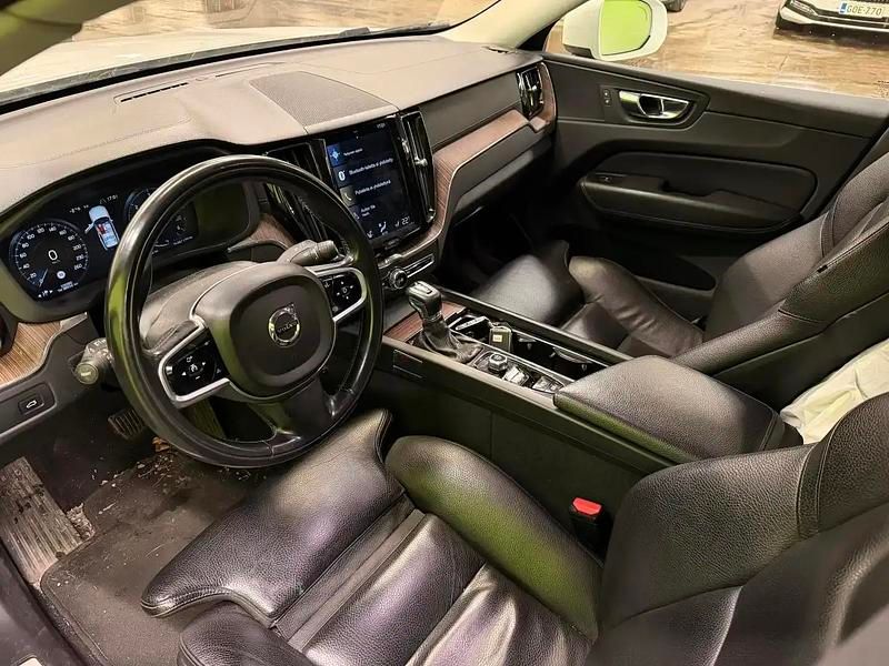 Käytetty Volvo XC60 190 HP (139 kW) 2019 Valkoinen Katumaasturi