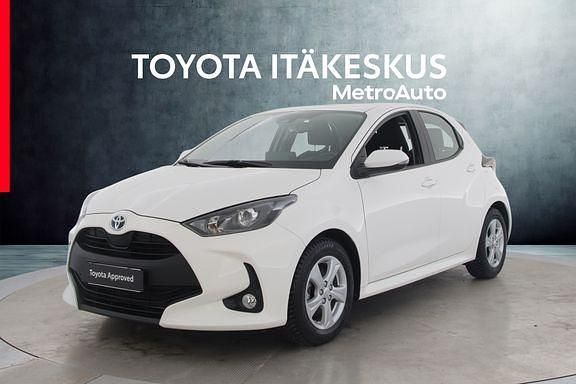 Valkoinen Käytetty 2023 Toyota Yaris Active Viistoperä | 20 390 € (Perustarjous) - Kuva 1/4