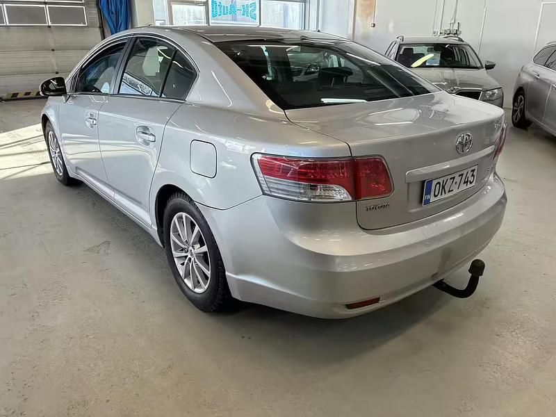 Käytetty Toyota Avensis Sol 126 HP (92 kW) 2009