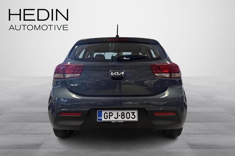 Käytetty Kia Rio LX 84 HP (61 kW) 2024 Sininen Viistoperä