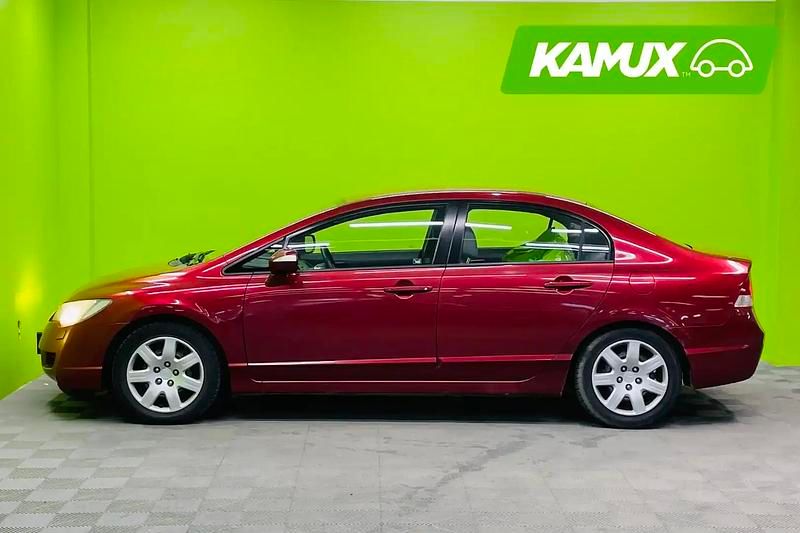 Käytetty Honda Civic Comfort 140 HP (102 kW) 2007 Punainen Sedan