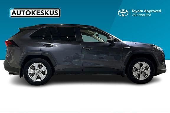 Käytetty Toyota RAV4 Active 176 HP (129 kW) 2020 Harmaa Katumaasturi
