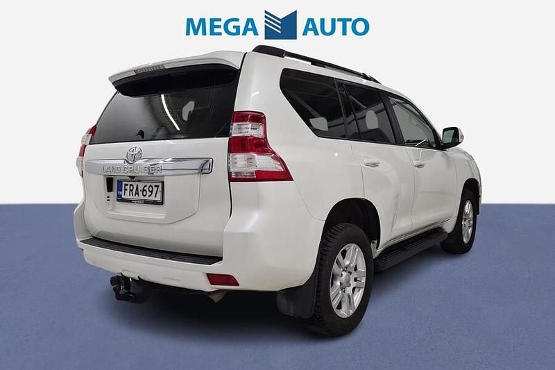 Käytetty Toyota Land Cruiser Active 177 HP (130 kW) 2016 Valkoinen Katumaasturi