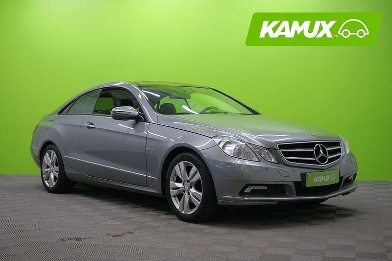 Hopea / harmaa Käytetty 2010 Mercedes E250 Coupe - kaksiovinen | 11 390 € (Perustarjous) - Kuva 1/3