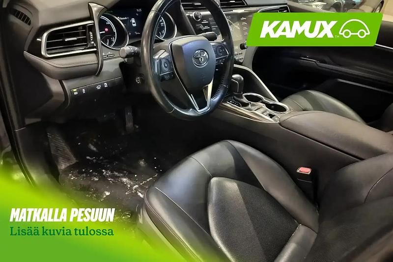 Käytetty Toyota Camry Executive 178 HP (130 kW) 2020 Musta Sedan