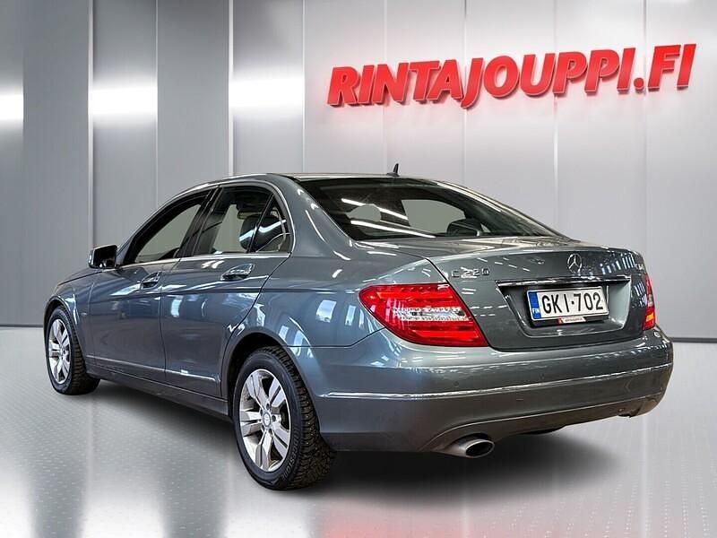 Käytetty Mercedes C220 Avantgarde 170 HP (125 kW) 2012 Sedan
