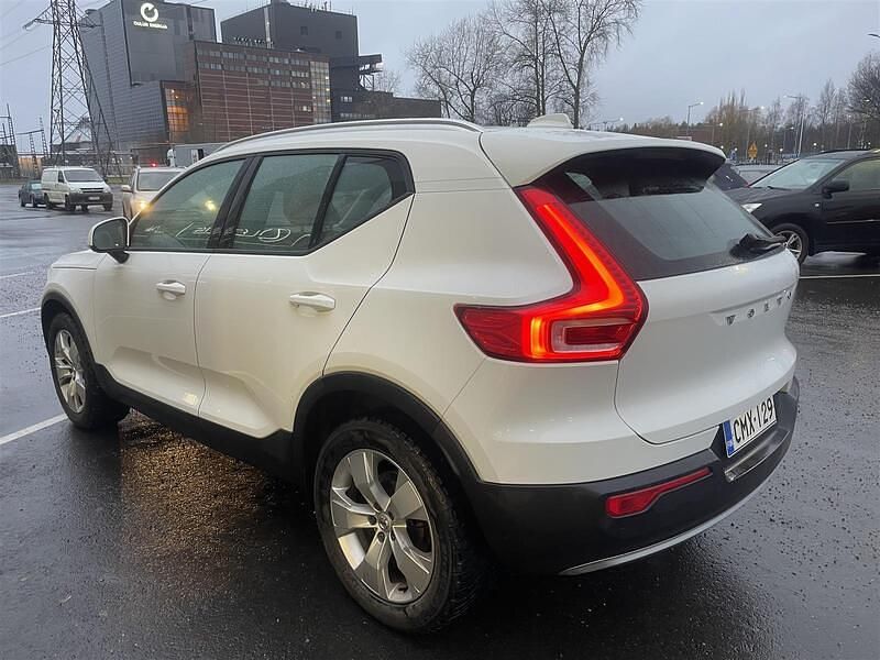 Käytetty Volvo XC40 Business Edition 190 HP (139 kW) 2019 Valkoinen Katumaasturi