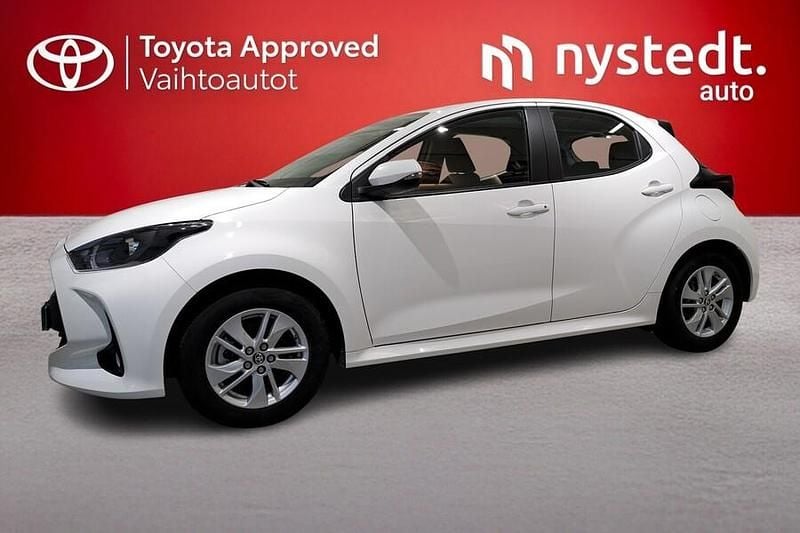 Käytetty Toyota Yaris Hybrid 116 HP (85 kW) 2024 Valkoinen Viistoperä