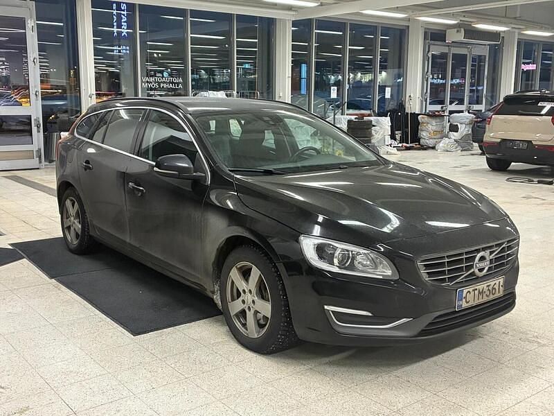 Käytetty Volvo V60 Business Edition 181 HP (133 kW) 2015 Farmari
